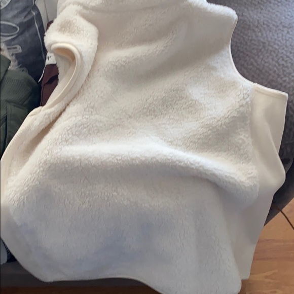 Vest - Picture 2 of 3